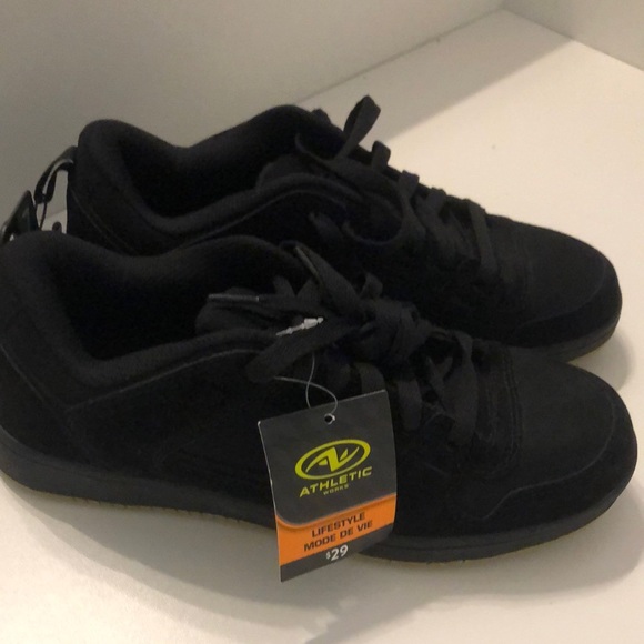 Athletic works shoes. Never worn. Colour: Black Size: 7 - Picture 1 of 5